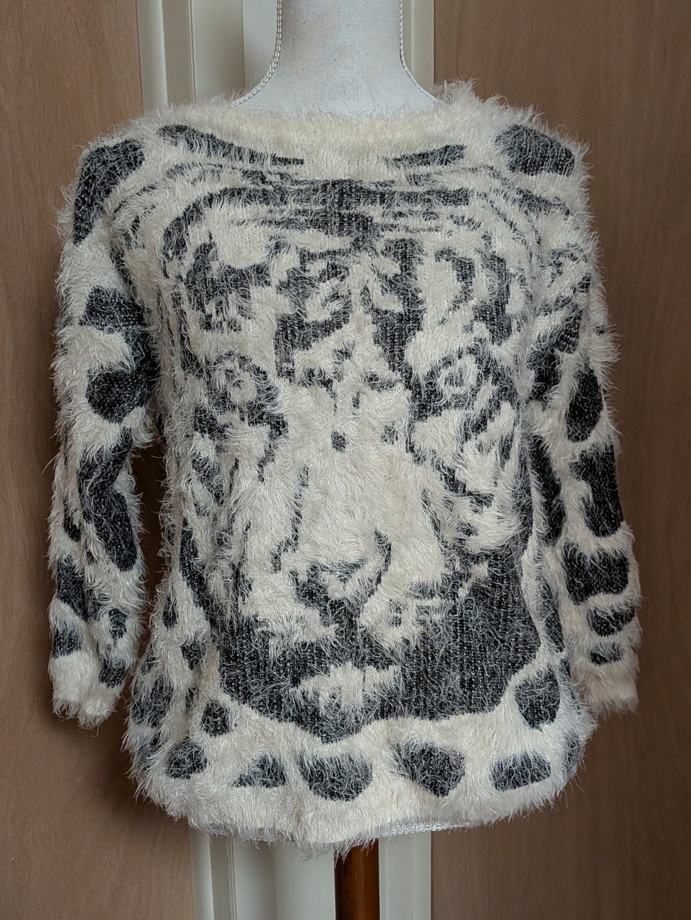 Fuzzy Tiger Graphic Sweater Eyelash Knit Animal Print Y2K Indie Soft Grunge M/L